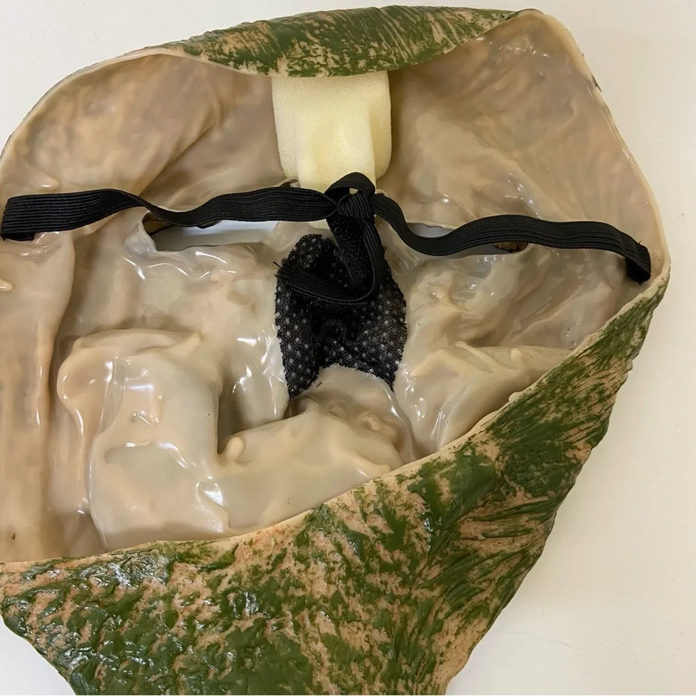 Halloween Costume Size 12-14 Years Swamp Creeper Scary Creature Robe Mask Belt